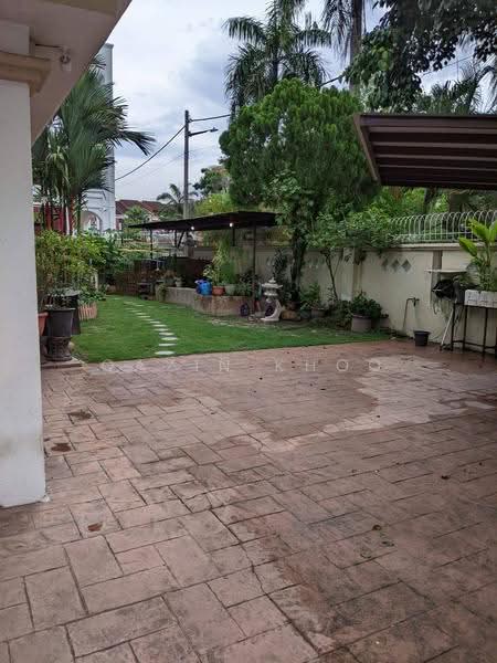 2-storey Terraced House for Sale in Ipoh (Perak) - Qazin Khoo - Garden - PropertyGuru.com.my