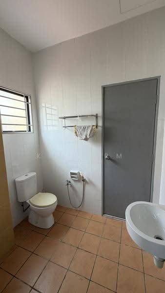 2-storey Terraced House for Rent in Sungai Buloh (Selangor) - KEN FARM - Bathroom - PropertyGuru.com.my