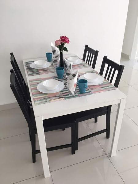Kediaman Servis untuk Dijual di 8 Kinrara - Andrew Kok - Dining Room - PropertyGuru.com.my