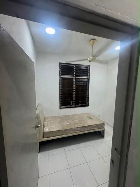 Kondominium untuk Disewa di Scott Towers @ Larkin JB - YY Tey - Bedroom - PropertyGuru.com.my