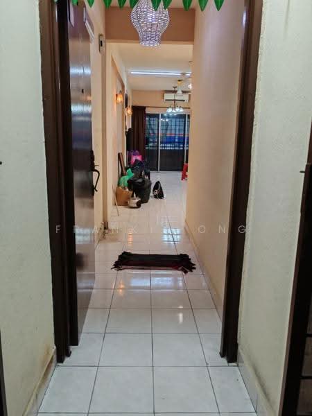 Pangsapuri untuk Dijual di Plaza Sinar Apartment - Frankie Ong - Corridor - PropertyGuru.com.my