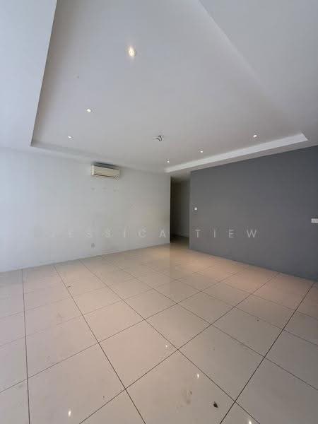 Kondominium untuk Dijual di Residensi Ledang - Jessica Tiew - Living Room - PropertyGuru.com.my