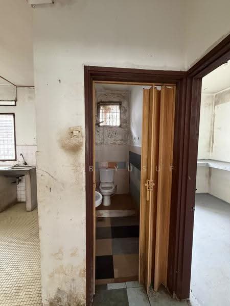 Rumah Teres 2-Tingkat untuk Dijual di Shah Alam (Selangor) - Adib Yusuf - Bathroom - PropertyGuru.com.my