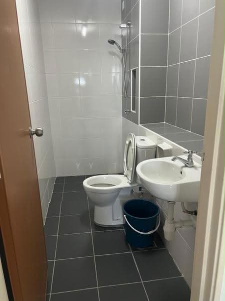 Kediaman Servis untuk Disewa di Sky Gardens Residences - YY Tey - Bathroom - PropertyGuru.com.my