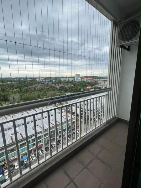 Kediaman Servis untuk Disewa di Sky Gardens Residences - YY Tey - Balcony - PropertyGuru.com.my