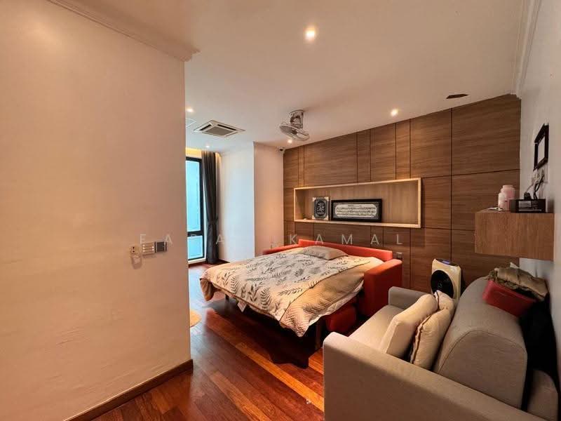 Bungalow House for Sale in Taman Sains Selangor (Kota Damansara) - Farah Kamal - PropertyGuru.com.my