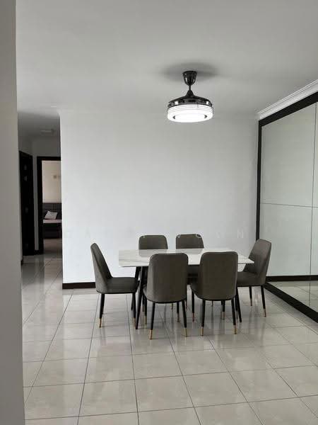 Kondominium untuk Dijual di The Straits View Condominium - Carly Voon - Dining Room - PropertyGuru.com.my