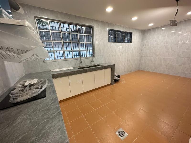 Bungalow House for Rent in Damansara Heights (Kuala Lumpur) - Kam Tong - Kitchen - PropertyGuru.com.my
