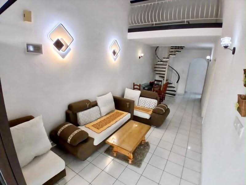 1-storey Terraced House for Sale in Taman Molek (Johor Bahru) - Yik Tat - Living Room - PropertyGuru.com.my