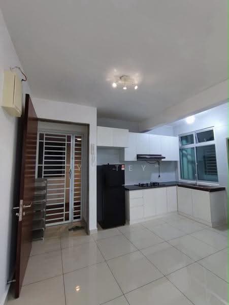 Kediaman Servis untuk Disewa di Larkin Heights - YY Tey - Kitchen - PropertyGuru.com.my