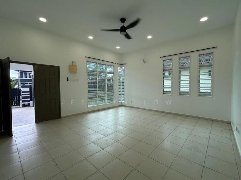 Bungalow House untuk Disewa di Krubong (Melaka) - Jesslyn Low - Living Room - PropertyGuru.com.my