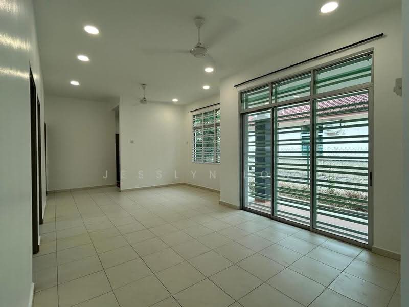 Bungalow House untuk Disewa di Krubong (Melaka) - Jesslyn Low - Living Room - PropertyGuru.com.my