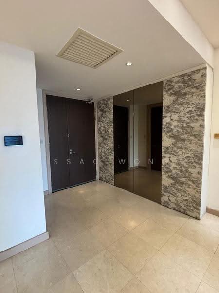 Kondominium untuk Dijual di Hampshire Park Condominium - Issac Wong - Entrance - PropertyGuru.com.my