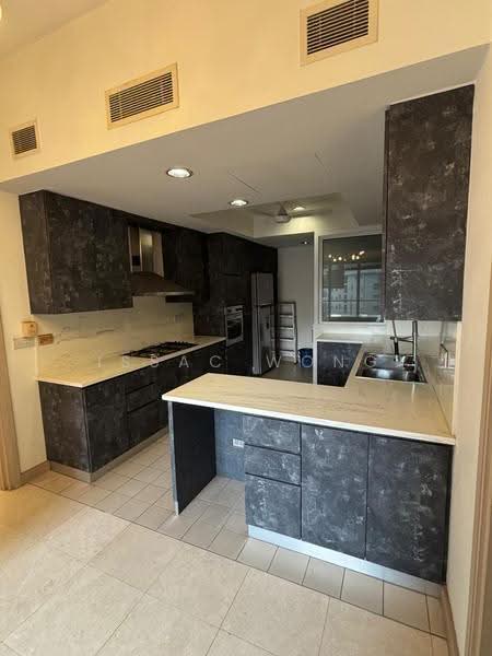 Kondominium untuk Dijual di Hampshire Park Condominium - Issac Wong - Kitchen - PropertyGuru.com.my