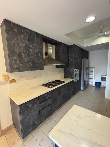 Kondominium untuk Dijual di Hampshire Park Condominium - Issac Wong - Kitchen - PropertyGuru.com.my