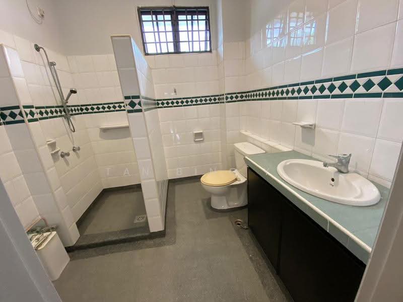 Rumah Teres 2-Tingkat untuk Dijual di Taman Molek (Johor Bahru) - Tan Bing Yi - Bathroom - PropertyGuru.com.my