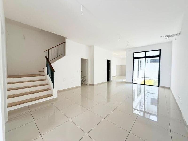 Cluster House for Sale in Eco Botanic (Iskandar Puteri (Nusajaya)) - Zephyr Khoo - Living Room - PropertyGuru.com.my