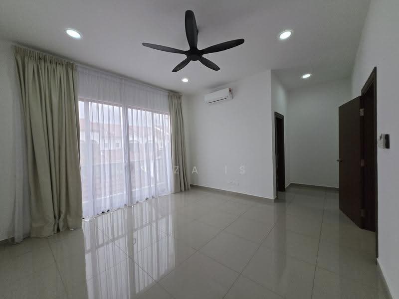 2-storey Terraced House for Rent in Setia Safiro (Cyberjaya) - Izza Is - Living Room - PropertyGuru.com.my
