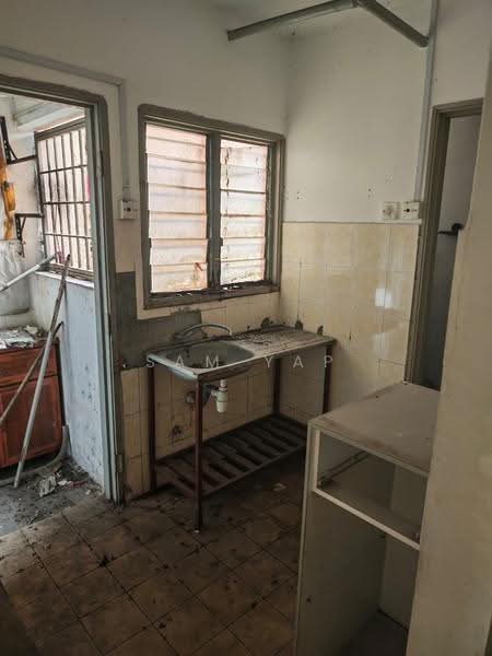 Pangsapuri untuk Dijual di Anggerik Apartment - Sam Yap - Kitchen - PropertyGuru.com.my