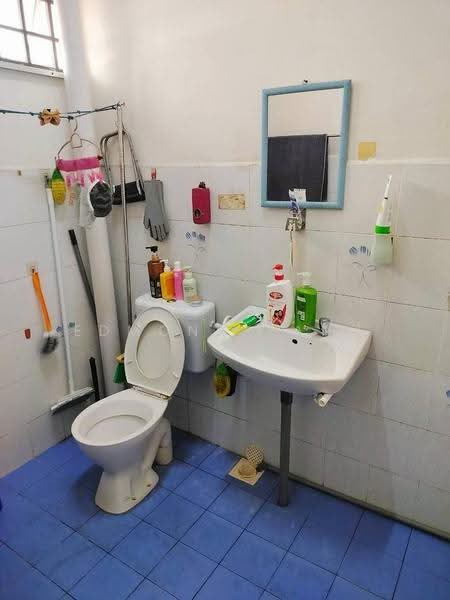 Rumah Teres 2-Tingkat untuk Dijual di Taman Muhibbah (Kulai) - Edmond Tang - Bathroom - PropertyGuru.com.my