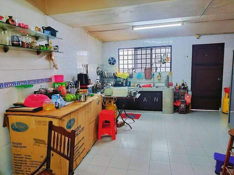 Rumah Teres 2-Tingkat untuk Dijual di Taman Muhibbah (Kulai) - Edmond Tang - Kitchen - PropertyGuru.com.my