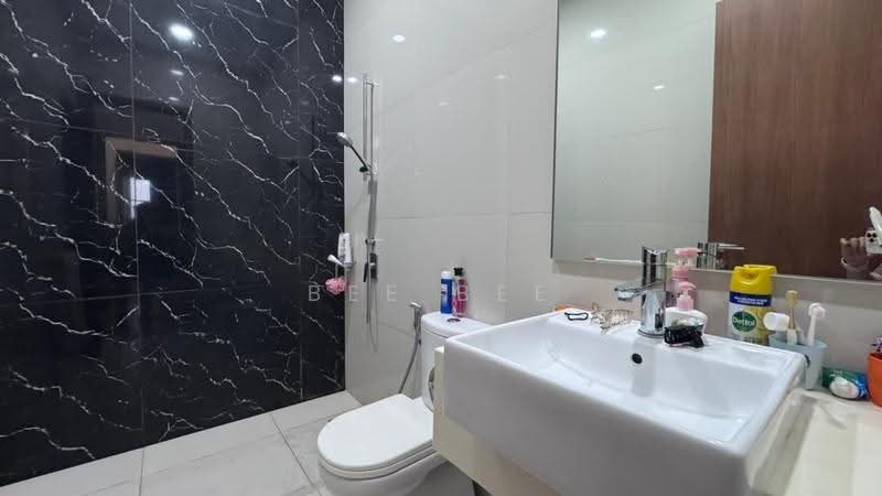 Semi-Detached House for Sale in Johor Bahru (Johor) - Bee Bee - PropertyGuru.com.my
