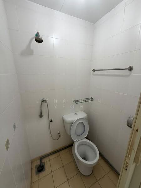 Condominium for Rent at Seri Maya Condominium - Jonathan Yeoh - Bathroom - PropertyGuru.com.my