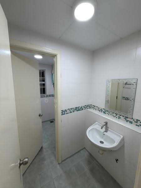 Condominium for Rent at Seri Maya Condominium - Jonathan Yeoh - Bathroom - PropertyGuru.com.my
