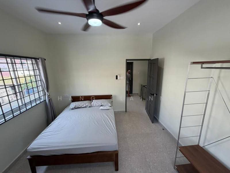 Semi-Detached House for Rent in Taman Stulang Laut (Johor Bahru) - Phang Elainne - Bedroom - PropertyGuru.com.my