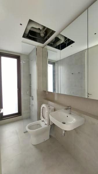 Kediaman Servis untuk Dijual di Jendela Residences - Lee Su Li - Bathroom - PropertyGuru.com.my