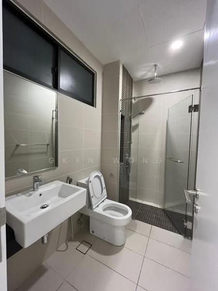 Kediaman Servis untuk Disewa di Arcoris Residences - Gken Wong - Bathroom - PropertyGuru.com.my