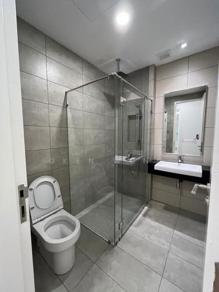 Kediaman Servis untuk Disewa di Arcoris Residences - Gken Wong - Bathroom - PropertyGuru.com.my