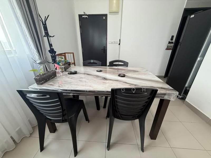Pangsapuri untuk Disewa di Residensi Metro Kepong - Su Nee Goh - Dining Room - PropertyGuru.com.my