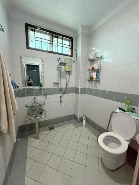 Rumah Teres 2-Tingkat untuk Dijual di Taman Seri Orkid (Skudai) - Vincent Gian - Bathroom - PropertyGuru.com.my