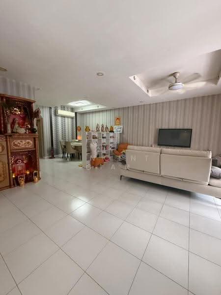 Rumah Teres 2-Tingkat untuk Dijual di Taman Seri Orkid (Skudai) - Vincent Gian - Living Room - PropertyGuru.com.my