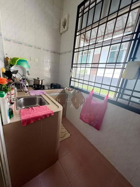 Rumah Teres 2-Tingkat untuk Dijual di Taman Seri Orkid (Skudai) - Vincent Gian - Kitchen - PropertyGuru.com.my