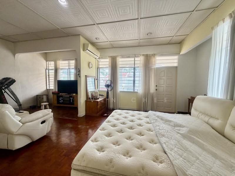 Rumah Berkembar untuk Dijual di Pulau Tikus (Penang) - Steven Chee - Bedroom - PropertyGuru.com.my