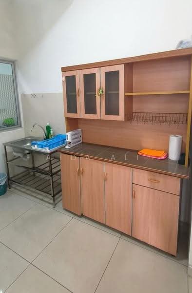 Kediaman Servis untuk Disewa di Savanna Executive Suite @ Southville City - Aida Ali - Kitchen - PropertyGuru.com.my