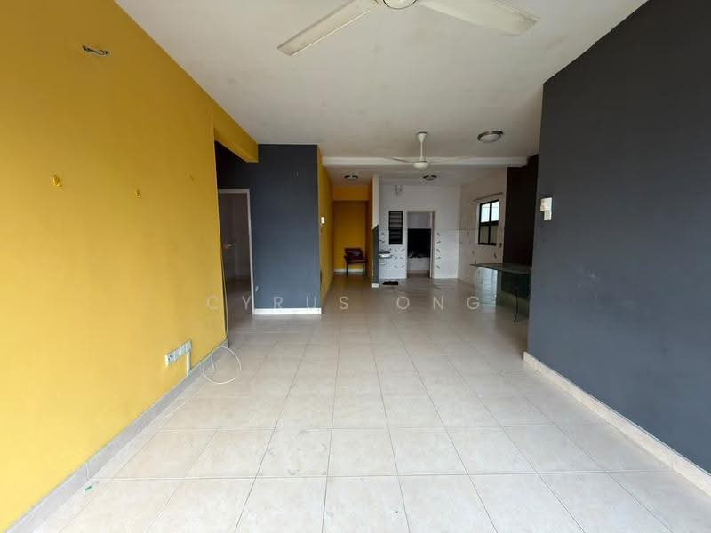 Kondominium untuk Dijual di Changkat View - Cyrus Ong - Living Room - PropertyGuru.com.my