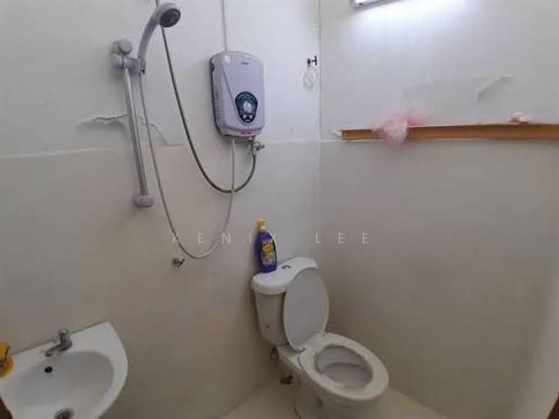 2-storey Terraced House for Rent in Pjs 10 (Sunway) - Kenix Lee - Bathroom - PropertyGuru.com.my