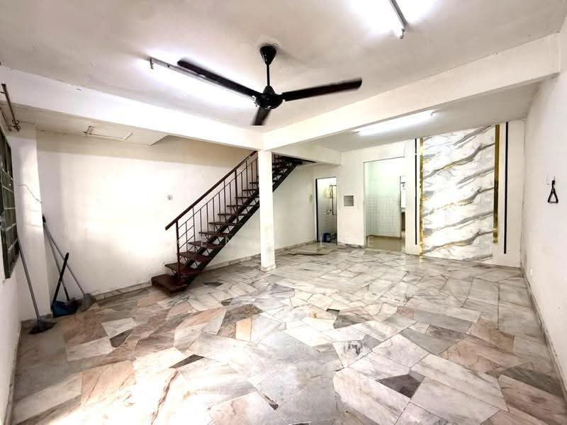 2-storey Terraced House for Rent in Pjs 10 (Sunway) - Kenix Lee - Living Room - PropertyGuru.com.my