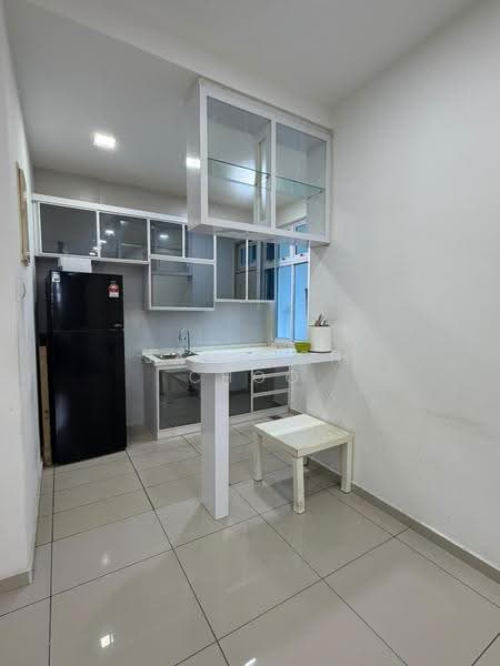 Kediaman Servis untuk Disewa di THE SENAI GARDEN (PANGSAPURI IMPIAN SENAI) - Jameson Choo - Kitchen - PropertyGuru.com.my