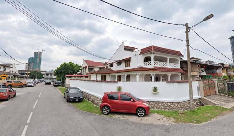 2-storey Terraced House for Sale in Taman Overseas Union (Taman Oug) (Jalan Klang Lama (Old Klang Road)) - Hugo Chong - Exterior - PropertyGuru.com.my