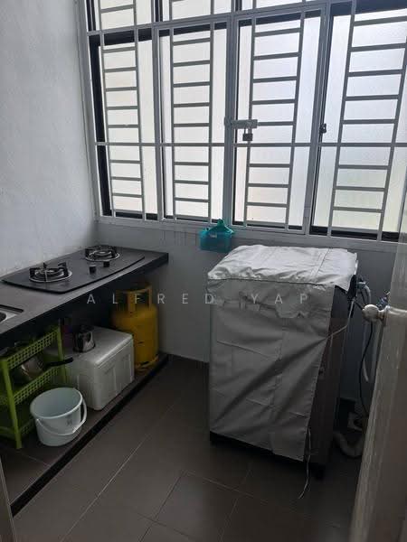 Kediaman Servis untuk Disewa di Jentayu Residensi @ Tampoi - Alfred Yap - Kitchen - PropertyGuru.com.my