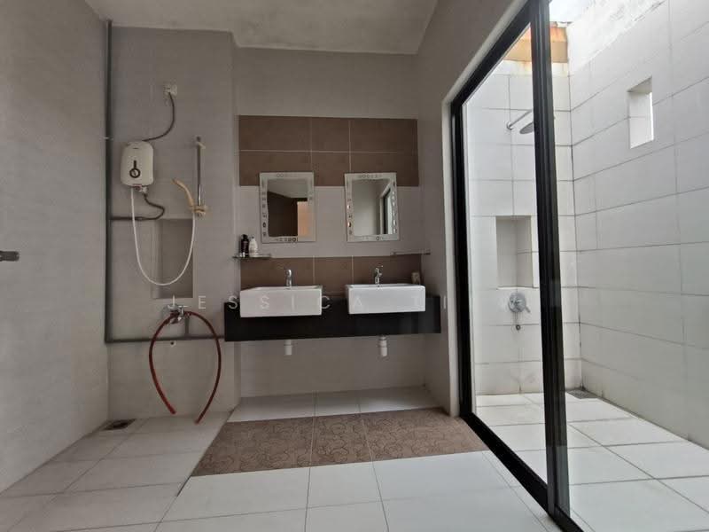 Semi-Detached House for Sale in Taman Nusa Idaman (Iskandar Puteri (Nusajaya)) - Jessica Tiew - Bathroom - PropertyGuru.com.my