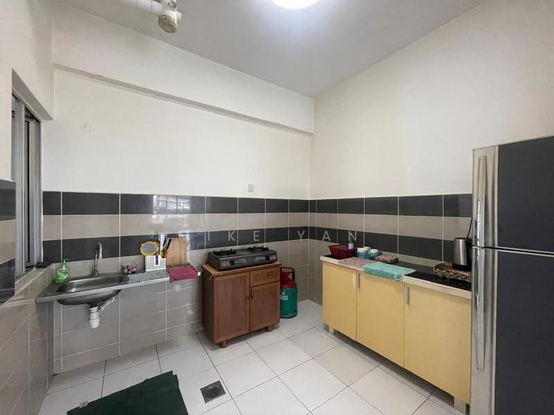 Pangsapuri untuk Disewa di Pangsapuri Damai - Mike Yan - Kitchen - PropertyGuru.com.my