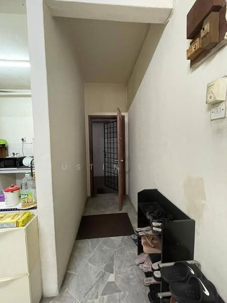 Pangsapuri untuk Dijual di Sri Anggerik 1 - Justin Lew - Kitchen - PropertyGuru.com.my