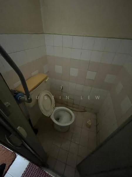 Pangsapuri untuk Dijual di Sri Anggerik 1 - Justin Lew - Bathroom - PropertyGuru.com.my