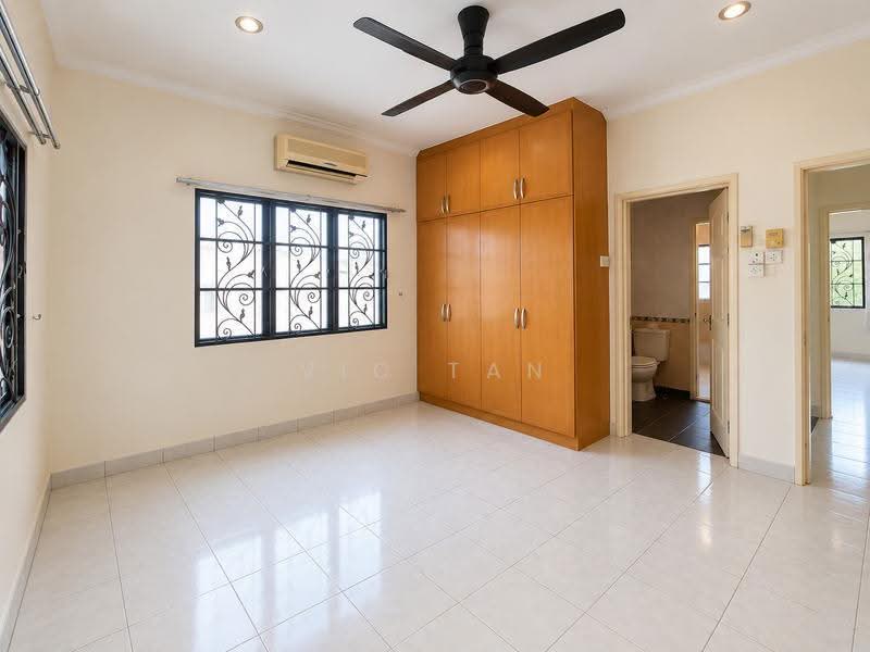 Bungalow House for Sale in Taman Bukit Mewah (Kajang) - Vic Tan - Bedroom - PropertyGuru.com.my