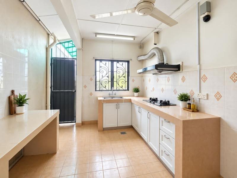 Bungalow House for Sale in Taman Bukit Mewah (Kajang) - Vic Tan - Kitchen - PropertyGuru.com.my